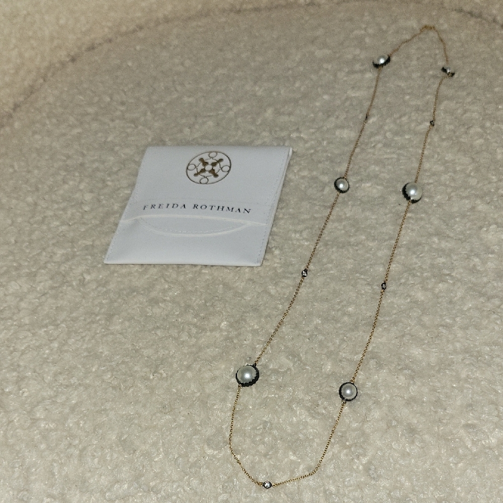Gold and Silver Modern Necklace with Delicate Design